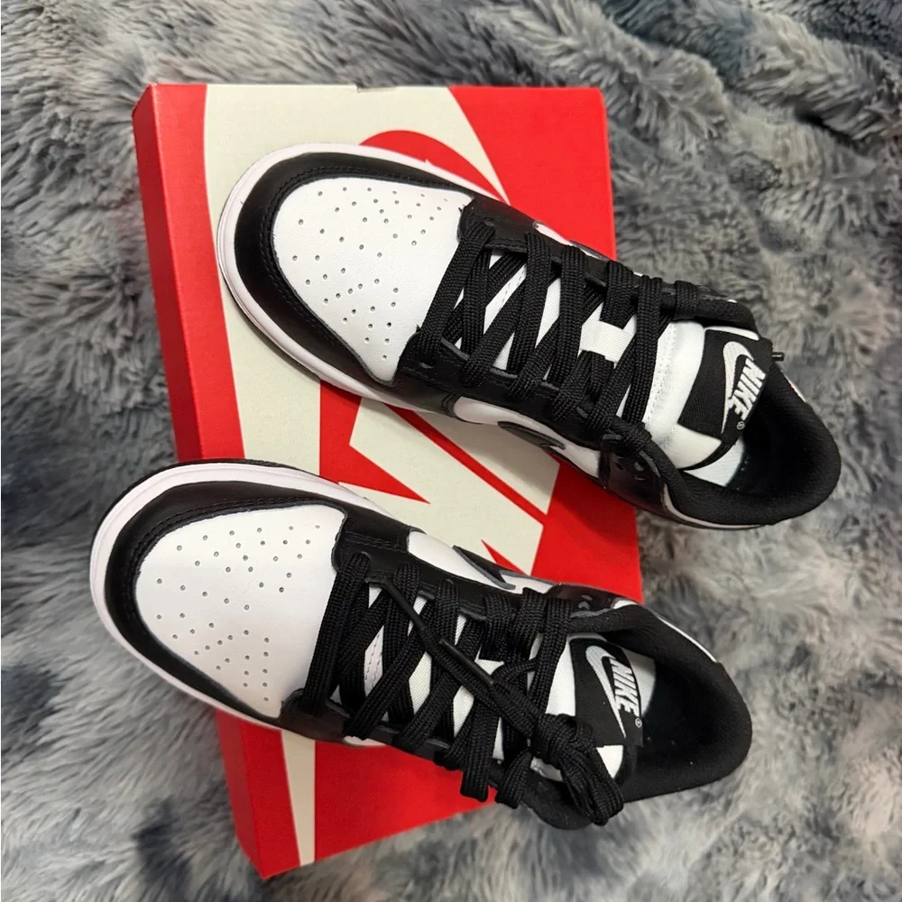 BRAND NEW NIKE PANDAS